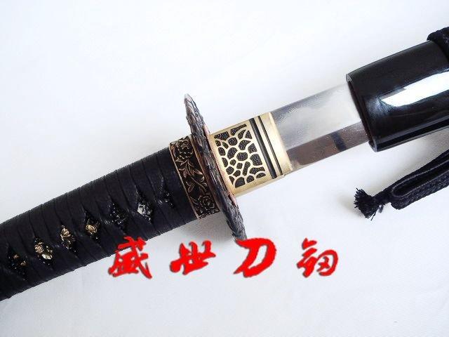 Hand Forged Japanese Red Sword Flower Tsuba Geometrical Kissaki Kobuse Blade